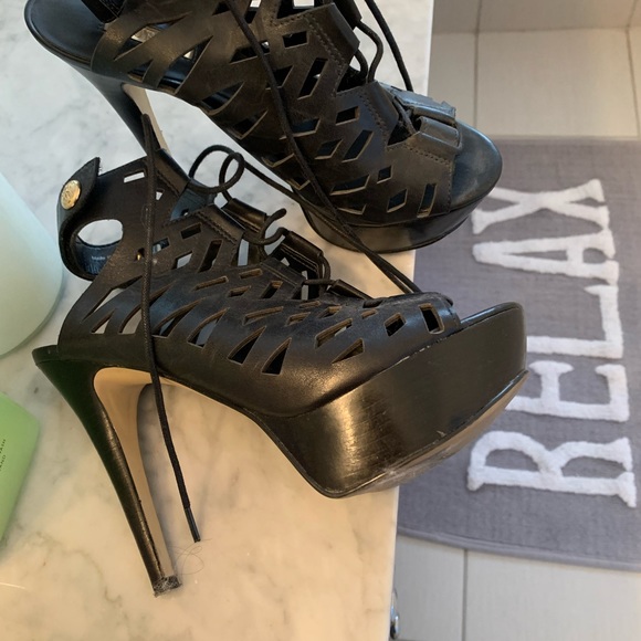 Guess Platform Sandals - Picture 2 of 4